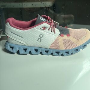 On Running Cloud 5 Shoes